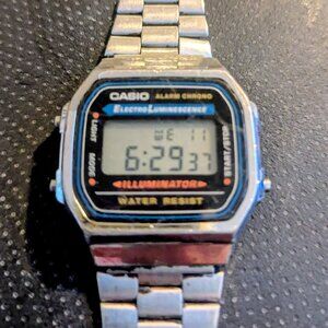 Casio A168 (1572) Dual Time Alarm Chrono Vintage Rare Wrist Watch Illuminated